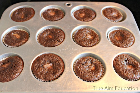 mini snickers chocolate cupcakes baked #shop