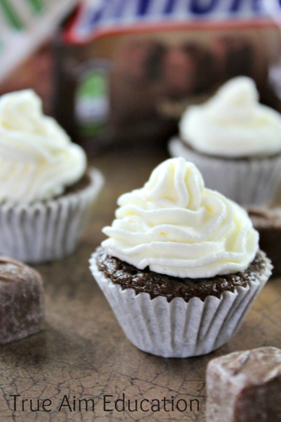 mini snickers chocolate cupcakes #shop