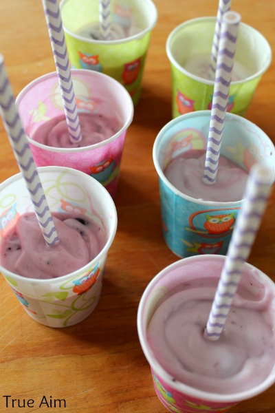 easy yogurt Popsicles