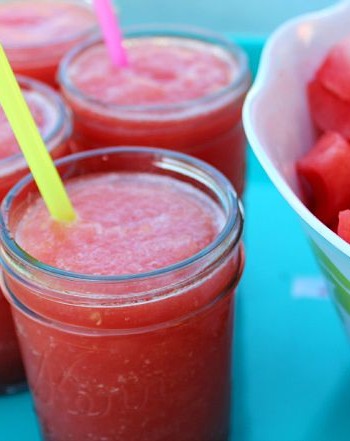 Easy frozen watermelon lemonade slushies